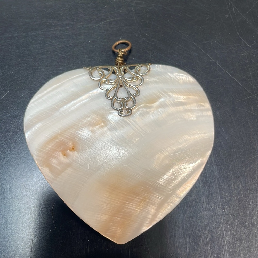 Mother‎ of pearl heart drop pendant approx 3” x 3”
